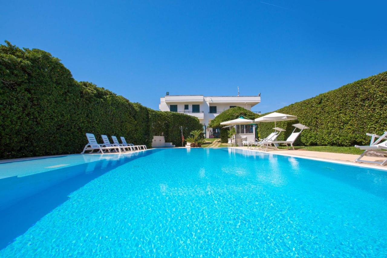 Residence Punta Cassano - In Piscina Sulla Spiaggia Di Sabbia San Foca Dış mekan fotoğraf